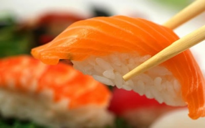 Nhiễm giun sán vì ăn sushi và gỏi cá sống