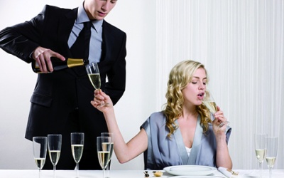 6 dấu hiệu cảnh báo bạn đang nghiện rượu