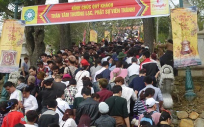 Hơn 3.000 người hành hương về Yên Tử