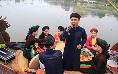 Lượng khách đông kỷ lục trẩy Hội Lim nghe hát quan họ