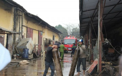 'Bà hoả' ghé xưởng gỗ KCN Trại Gà