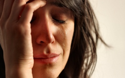 Xin em cứ việc… khóc!