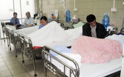 Cẩn thận ngộ độc vì... lẩu cua vỉa hè!