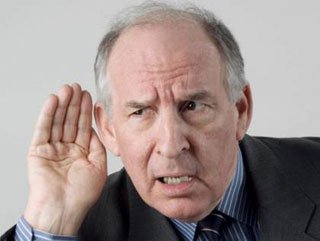 Lãng tai ở người cao tuổi: Chớ coi thường