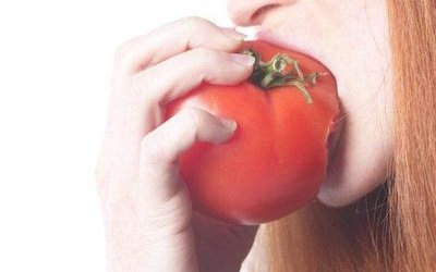 Phòng viêm loét dạ dày bằng... cà chua