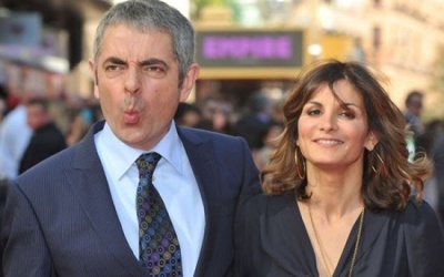 Mr. Bean hẹn hò bạn gái kém gần 30 tuổi