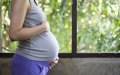 Con dễ tự kỷ khi thai phụ phơi nhiễm khói bụi