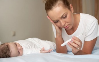 Mùa trẻ bị ốm, chồng dọa ly hôn vì phải ở nhà chăm con