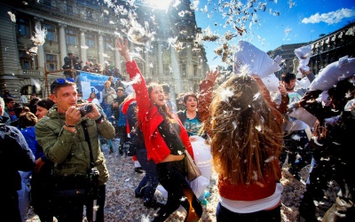 Vui nhộn ngày hội đập gối ở Romani