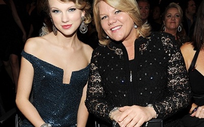 Taylor Swift chia sẻ nỗi đau mẹ bị ung thư