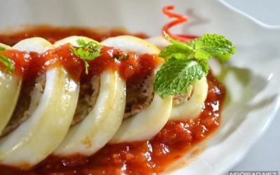 Món ngon cuối tuần: Mực nhồi thịt sốt cà