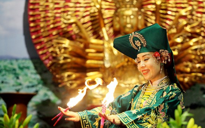 Khi hầu đồng xuất ngoại giới thiệu văn hóa Việt