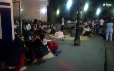 Khói bốc nghi ngút tại Bệnh viện Bạch Mai, bệnh nhân hoảng loạn