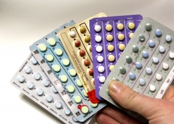 Thuốc tránh thai có thể gây teo não?