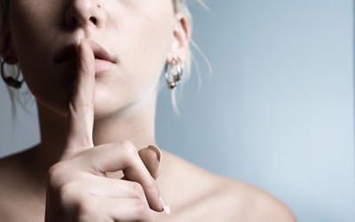 8 dấu hiệu bệnh phụ khoa nguy hiểm chị em thường giấu kín