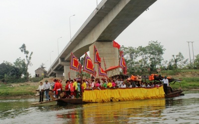 Độc đáo Lễ hội Rước nước mang về tắm cho Phật