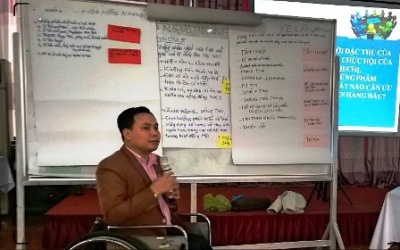 Lương y khuyết tật Trần Quang Dũng: Hết lòng vì người nghèo khó