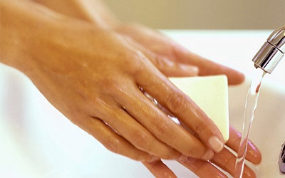 Thai phụ cần tránh xa xà phòng kháng khuẩn