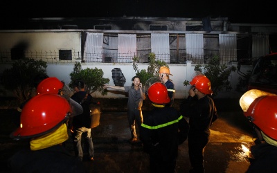 Cháy 2.000m2 xưởng sản xuất vật tư y tế