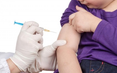 Tiêm vaccine MMR khiến trẻ bị tự kỷ?