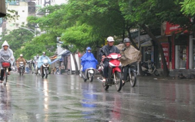 Dự báo thời tiết 23/4: Bắc Bộ mưa dông, Nam Bộ nắng nóng