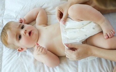 Phòng chống hăm tã cho bé trong mùa hè