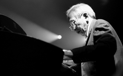 Nhạc sĩ Nguyễn Ánh 9: Hạnh phúc là được chết bên cây đàn...