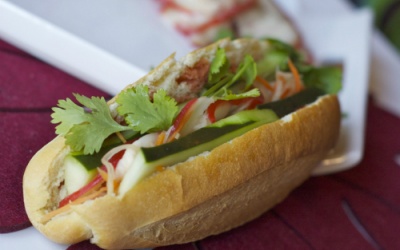 Quảng Ngãi: Lại ngộ độc bánh mì, hơn chục người phải nhập viện