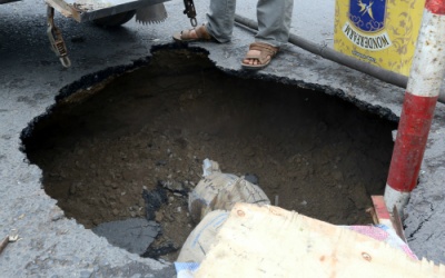 'Hố tử thần' trên đường Hà Nội