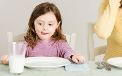 5 hiểu lầm cực lớn của cha mẹ khi cho con uống sữa