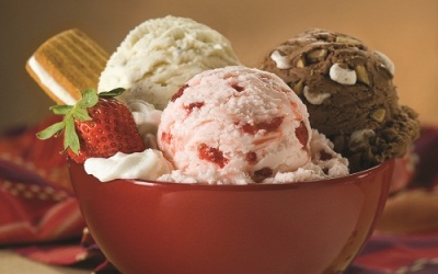 Bà bầu có nên ăn kem để “giải nhiệt” mùa hè?