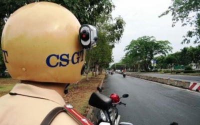 ​Đà Nẵng gắn camera trên mũ CSGT khi làm nhiệm vụ