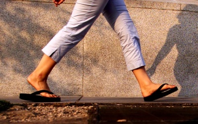 7 thời điểm không được đi dép tông