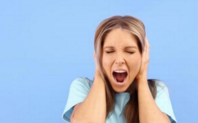 Giọng nói quá to là biểu hiện của bệnh gì?