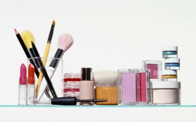 Nhận biết độ an toàn của mỹ phẩm bằng cách hoà vào nước