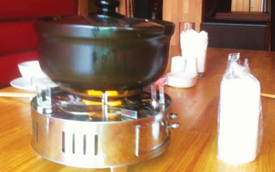 Bỏng nặng trong lúc ăn lẩu bằng bếp cồn