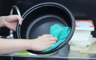 Video: Mẹo rửa sạch chảo gang cháy