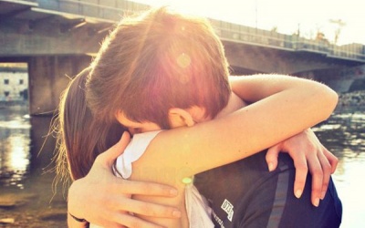 7 lợi ích đặc biệt từ cái ôm âu yếm