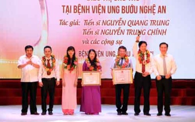 Ghép tế bào gốc trị ung thư vú được trao giải sáng tạo