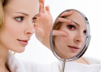 Bệnh đau mắt đỏ: Hãy tự bảo vệ mình!