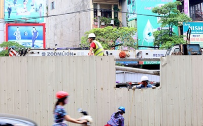 Dừng thi công 8 nhà ga Metro Hà Nội sau tai nạn rơi thép