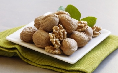 Phòng ung thư ruột kết: Chỉ cần hạt óc chó