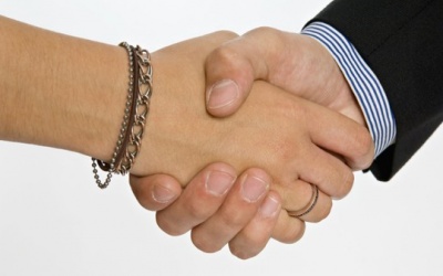 Có thể chẩn đoán đột quỵ qua cách bắt tay