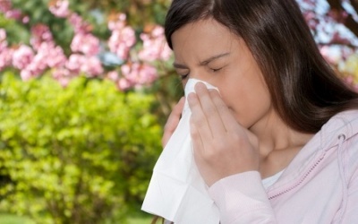 Dùng cetirizine trị viêm mũi dị ứng cần lưu ý những gì?