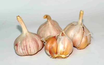 Lợi và hại khi ăn tỏi lúc đói