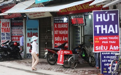 Nát lòng nhìn trẻ đi phá thai