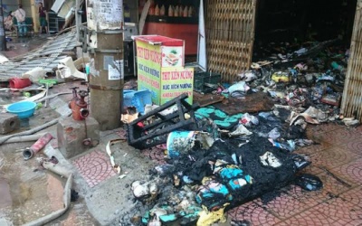 Hà Nội: Cháy lớn ở chợ Phùng Khoang, 4 người nhập viện