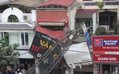 Hà Nội, mùa… lắm những sắt rơi