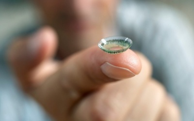 Đeo kính áp tròng cần lưu ý những gì?