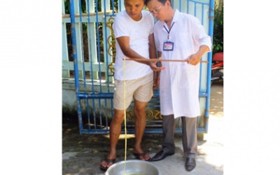 Rùng mình với sán xơ mít dài 12m trong ruột bệnh nhân